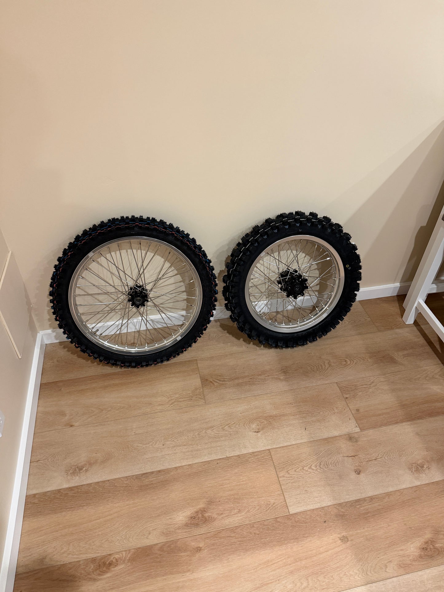 16/19 Light bee Eride2.0/1.0/lbx Wheelset with dirt tires!