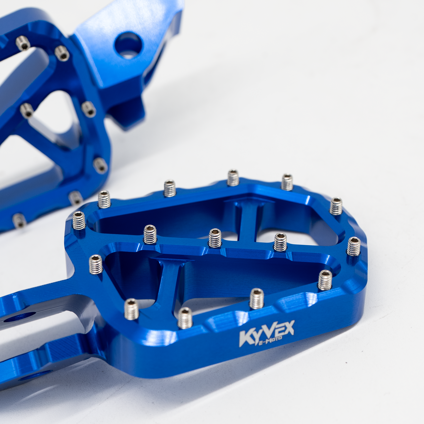 KyVex Billet Wide Foot Pegs - Ultra Bee Compatible
