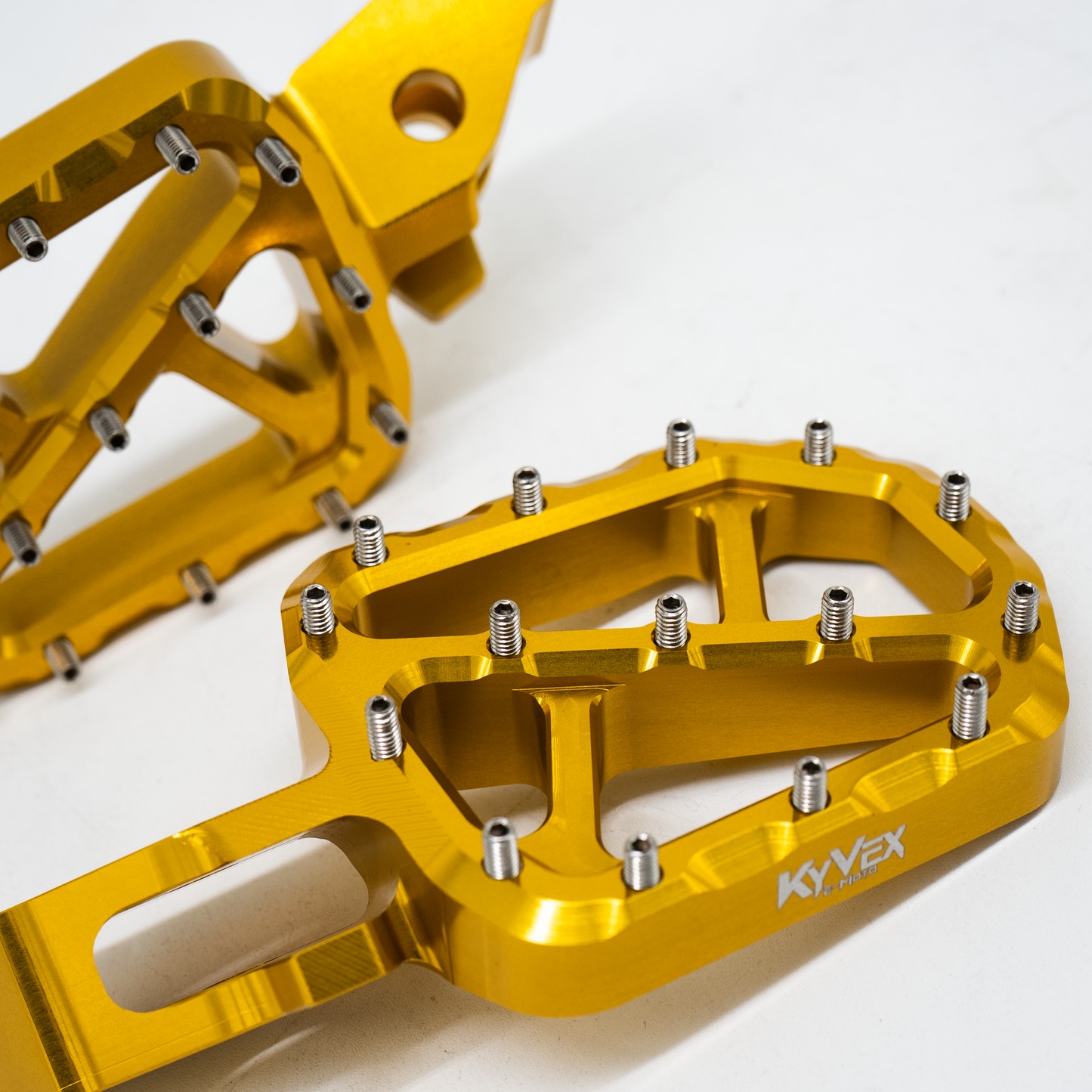 KyVex Billet Wide Foot Pegs - Ultra Bee Compatible