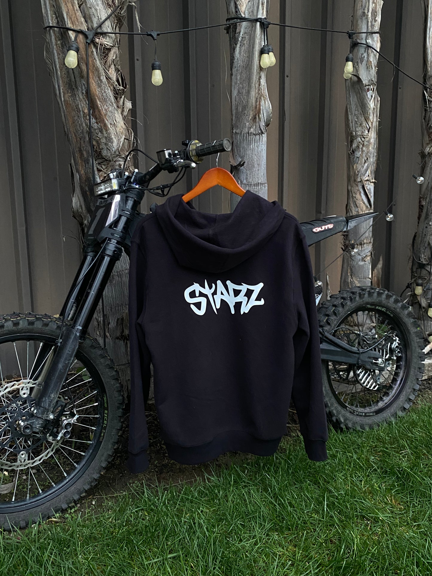 Starz Zip Up Hoodie (Black)